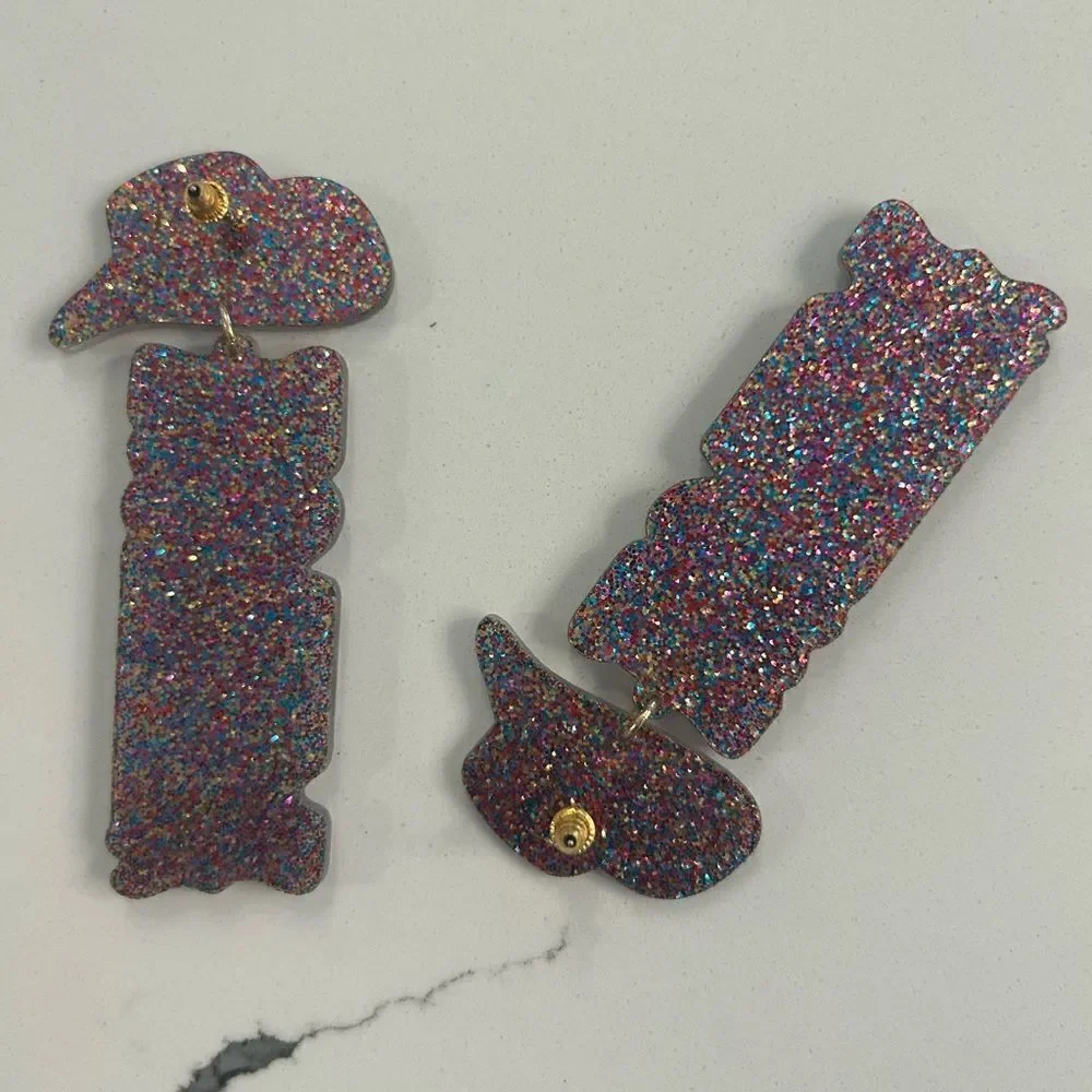 The cutest howdy earrings 🤠